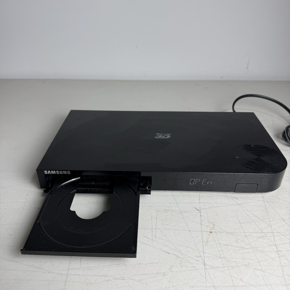 Samsung BD-F5900 3D Wi-Fi Blu-ray DVD Disc Player Tested Works No Remote - Picture 3 of 10